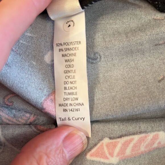 Ladies LulaRoe Tall & Curvy firework leggings. - Picture 4 of 6